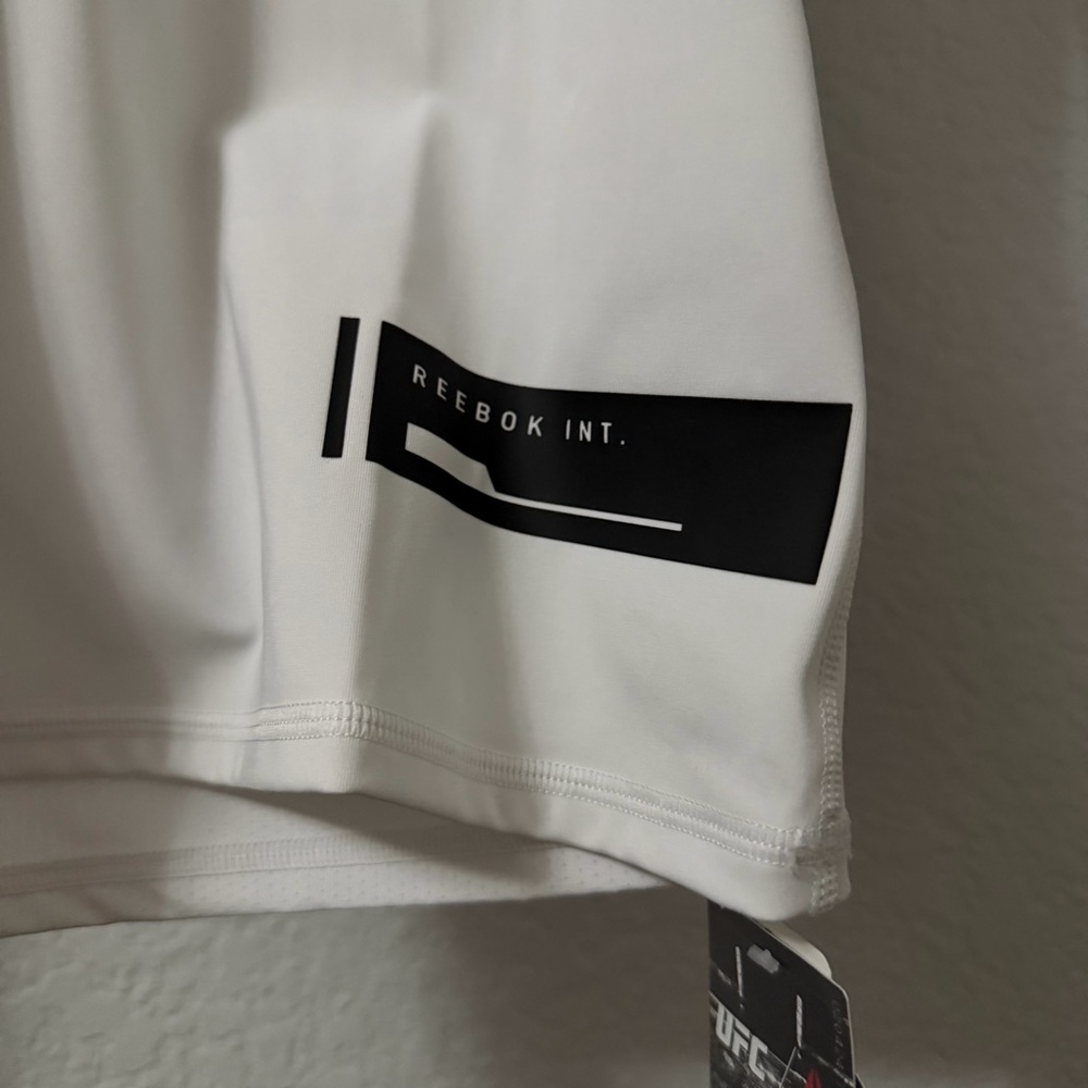 NWT Reebok UFC White Performance compression Shirt Rashguard - Picture 9 of 11
